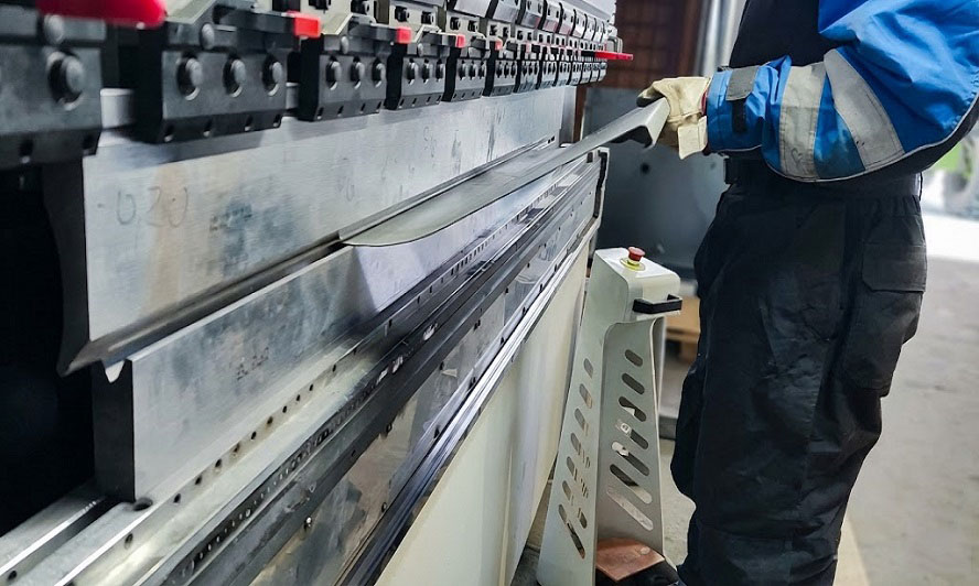 ¿Qué incluye un servicio de fabricación de chapa metálica?